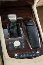 Lexus LS460 2013 года